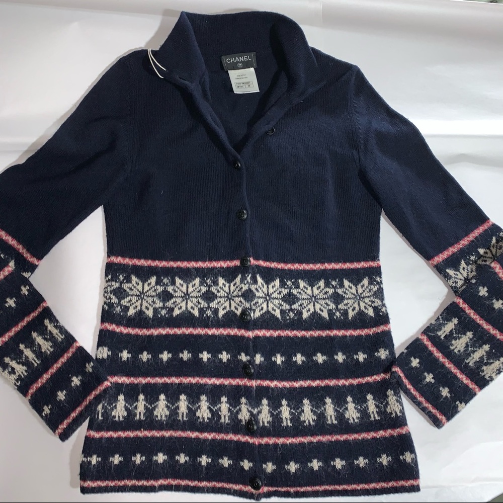 CHANEL size 38 wool cashmere mohair CARDIGAN snowflake and Coco theme